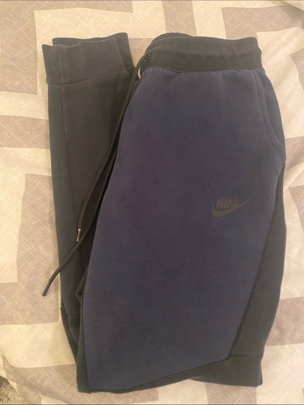 Nike mens size small tech fleece joggers